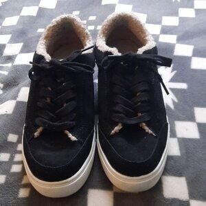 Birdies Black Women's Suede Leather Sherpa Lined Walking Shoe Sneaker Size 8.5